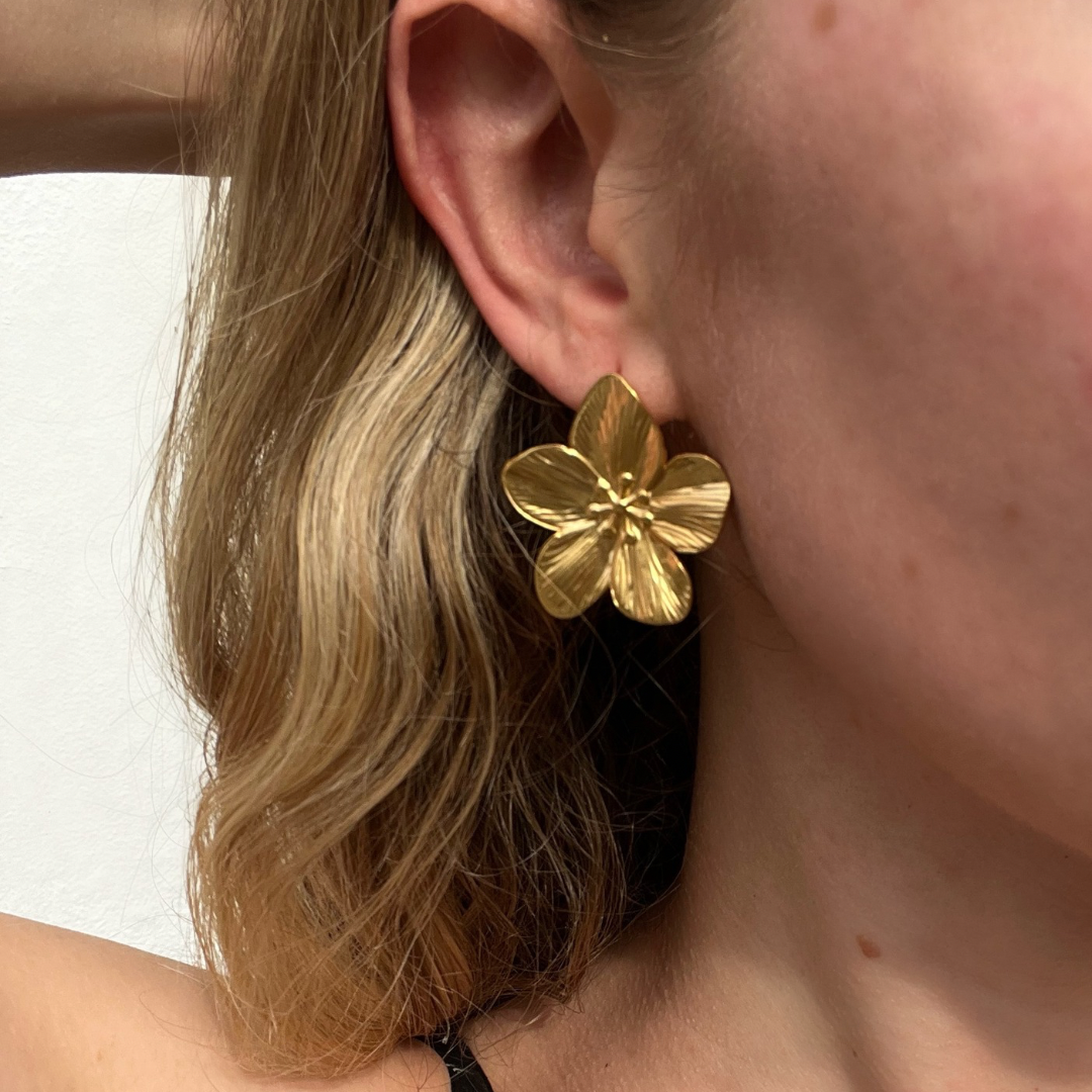 Flower statement earrings - 18k gold plated